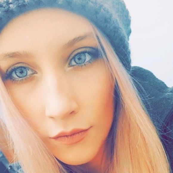 Meet your Posher, Tiffany - Picture 1 of 1